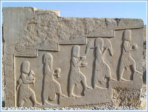 نمایندگان باختر که از بلخ آمده اند با خود جام های بسیار با ارزش طلایی آورده اند. نمایندگان باختر که از بلخ آمده اند با خود جام های بسیار با ارزش طلایی آورده اند.