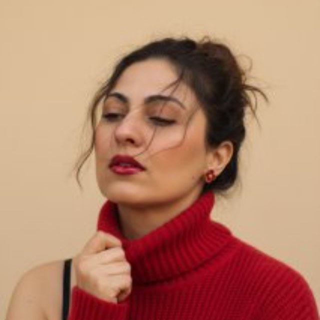 تصویر پروفایل آزاده شریفی